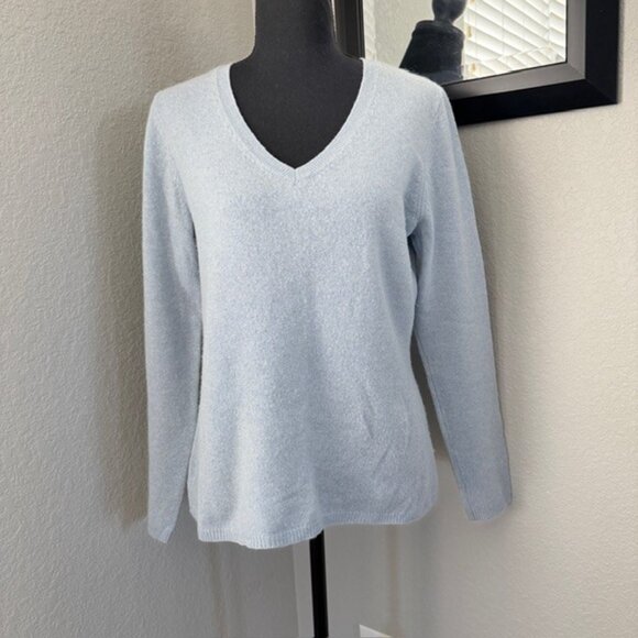 ANN TAYLOR Cashmere Baby Blue V Neck Sweater Medium - Picture 2 of 8
